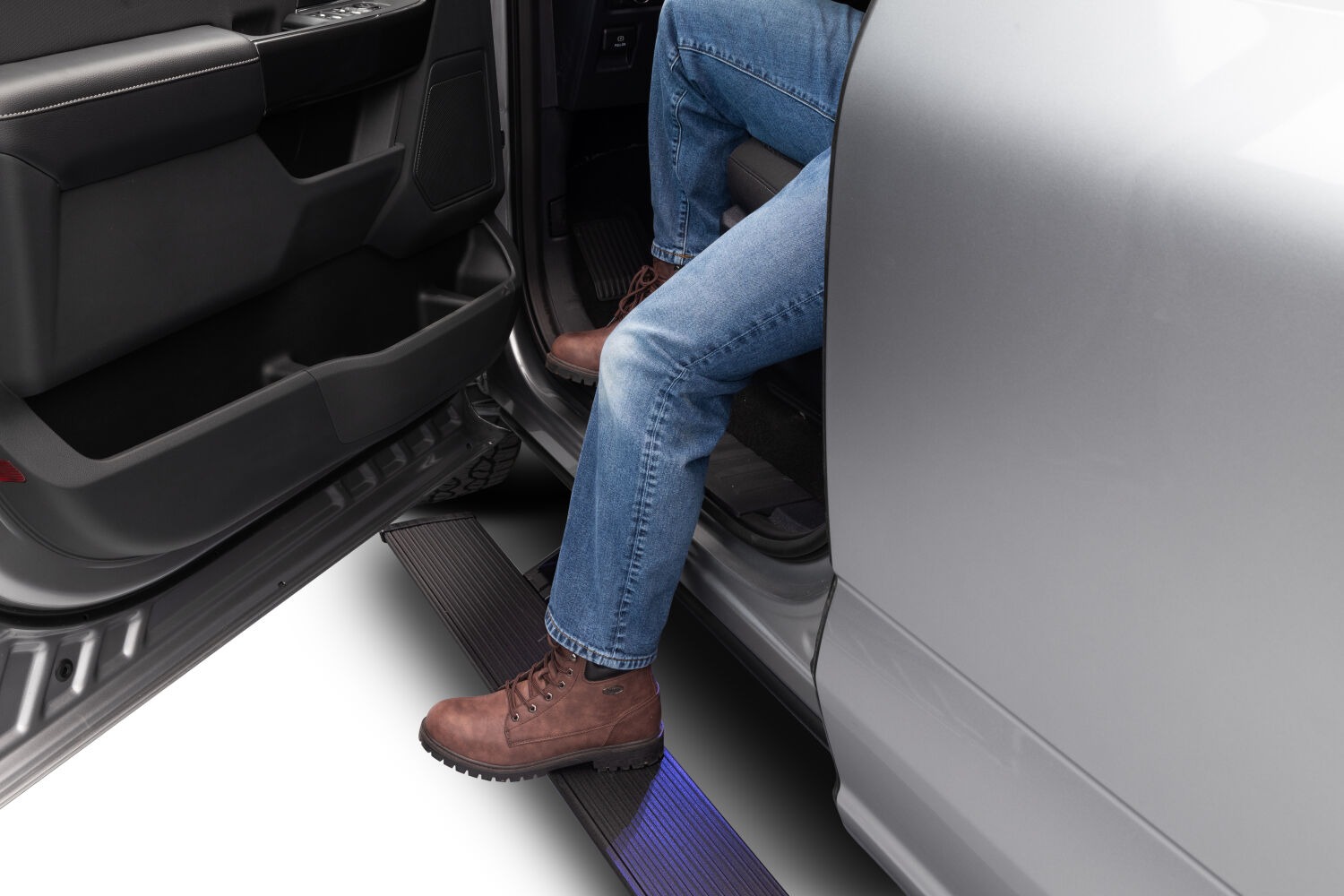 AMP Research 76151-01A Powerstep Plug-N-Play - 15-20 Ford F-150, Reg cab w/E-Brake, SuperCab, SuperCrew 2015-2020 Ford F-150; 2015-2020 Ford Lobo
